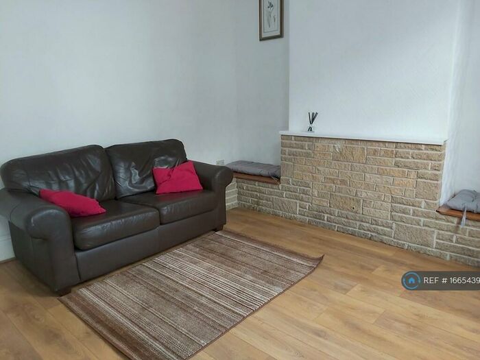4 Bedroom Terraced House To Rent In Langdon Street, Sheffield, S11