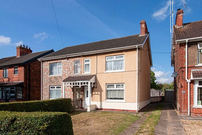 3 Bedroom Semi-detached House For Sale In Messingham Road, Scunthorpe, DN17