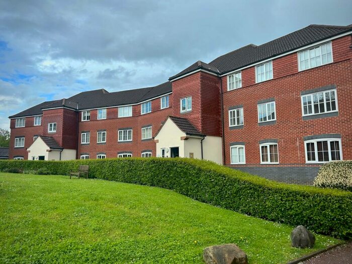 2 Bedroom Flat To Rent In Node Way Gardens, Welwyn, AL6