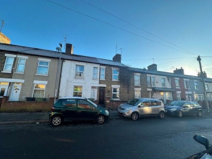 2 Bedroom Terraced House To Rent In Mill Road, Wellingborough, NN8