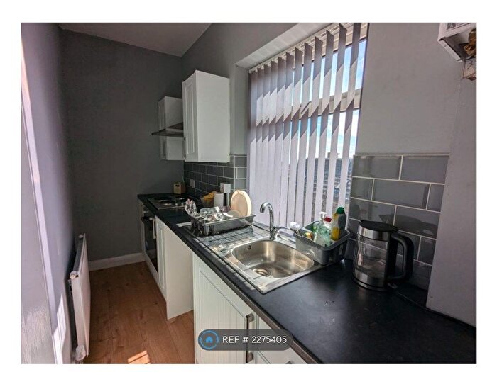 1 Bedroom Flat To Rent In Hillcrest, Bradford, BD13