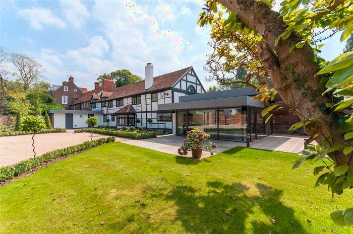 4 Bedroom Detached House To Rent In Henley Bridge, Henley-On-Thames, Oxfordshire, RG9