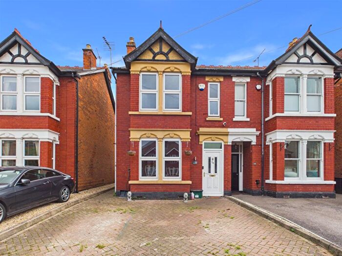 3 Bedroom Semi Detached House For Sale In Elmbridge Road, Gloucester, GL2