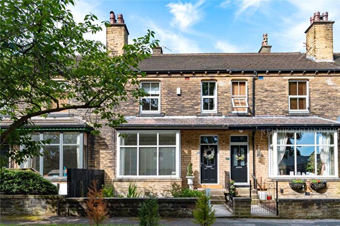 3 Bedroom Terraced House For Sale In The Grove, Idle, BD10
