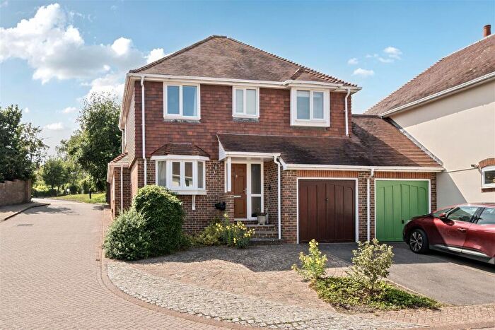 3 Bedroom Detached House For Sale In Gainsborough Mews, Titchfield, PO14