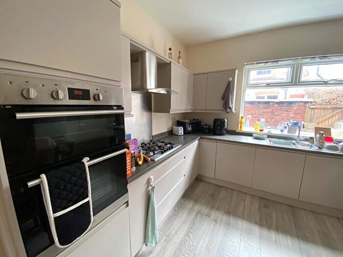 4 Bedroom Terraced House To Rent In Edgeworth Drive, Manchester, M14