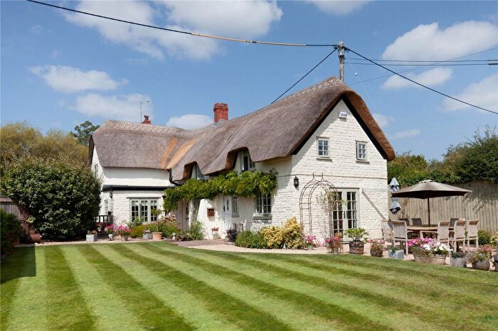 3 Bedroom Detached House For Sale In Edgebridge, Mere, Warminster, Wiltshire, BA12