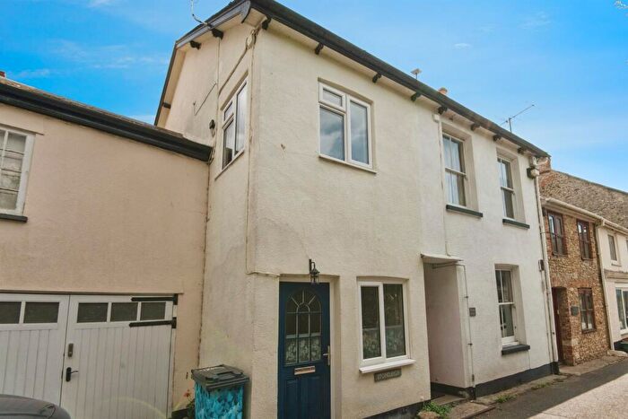2 Bedroom Character Property For Sale In Lower Church Street, Colyton, EX24