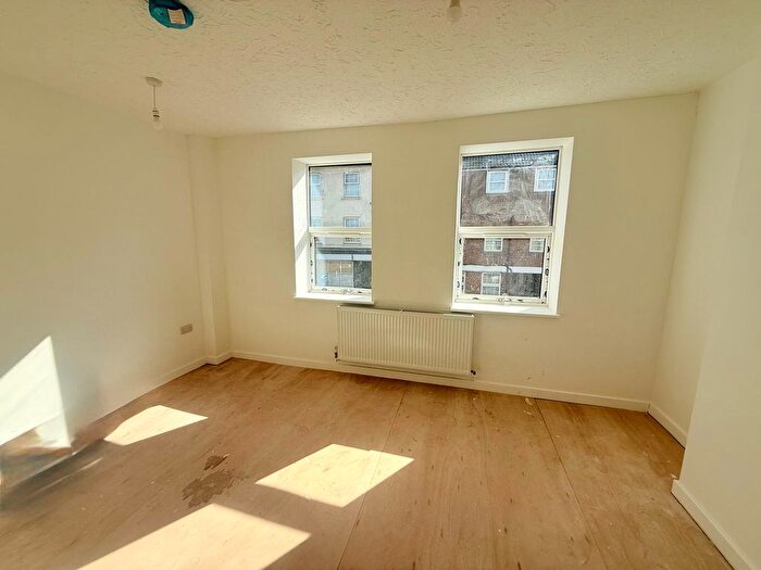 1 Bedroom Flat To Rent In Wyndham Street, Yeovil, BA20