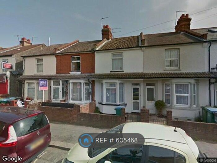 3 Bedroom Terraced House To Rent In Queens Avenue, Watford, WD18