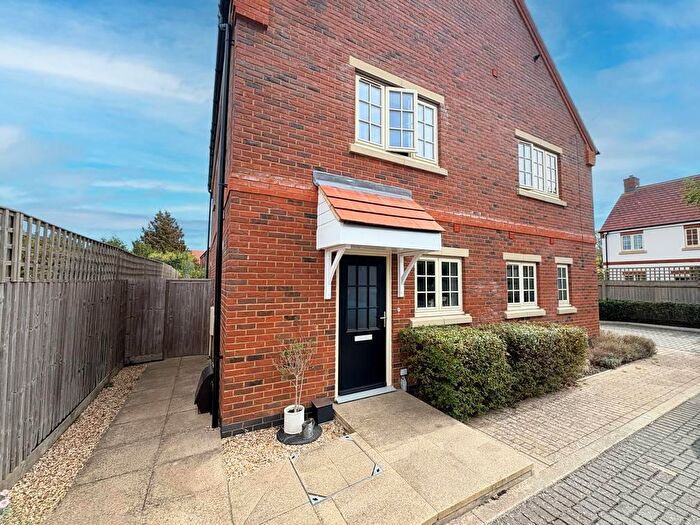2 Bedroom Semi-Detached House To Rent In Mobbs Close, Olney, MK46