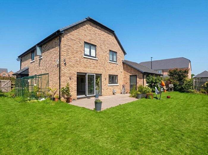 4 Bedroom Detached House For Sale In Earl Close, Clifton, Shefford, SG17
