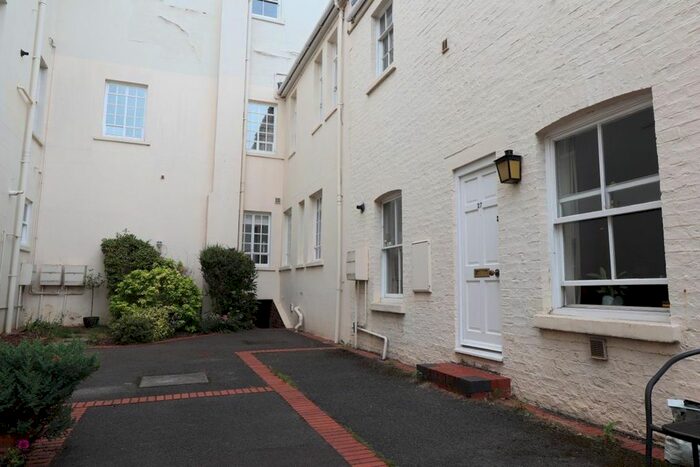 2 Bedroom Property To Rent In Suffolk Square, Cheltenham, GL50