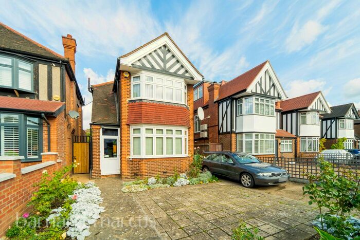 4 Bedroom Detached House To Rent In Popes Lane, London, W5