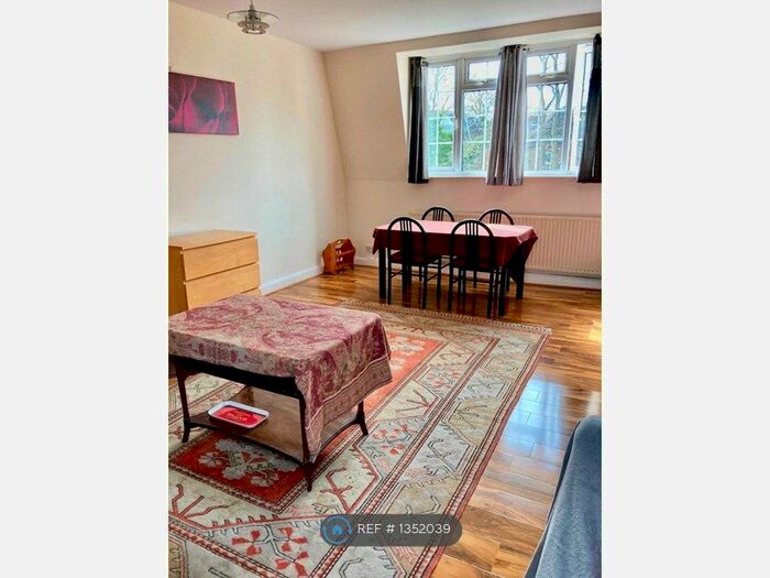 2 Bedroom Flat To Rent In Sunny Gardens Road, London, NW4