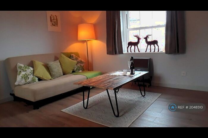 1 Bedroom Flat To Rent In Badcox, Frome, BA11