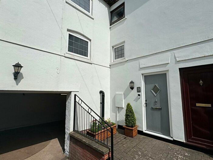 3 Bedroom Town House For Sale In Broad Street, Brinklow, Rugby, CV23