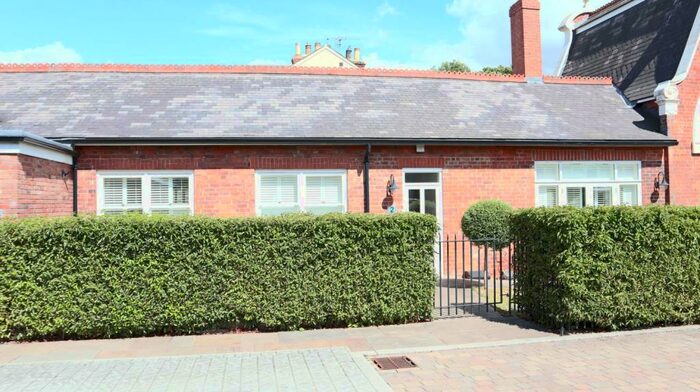 3 Bedroom Semi-Detached Bungalow To Rent In Foley Avenue, Beverley, HU17