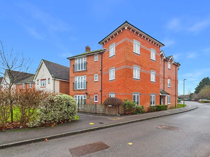 2 Bedroom Flat For Sale In Caldecott Chase, Abingdon, OX14