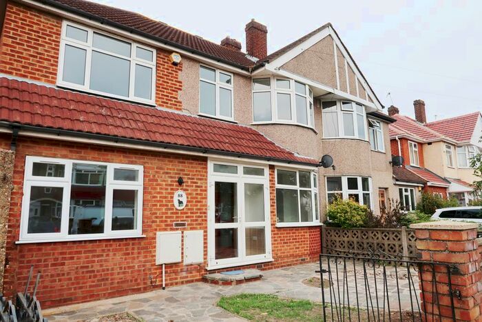5 Bedroom Semi-Detached House To Rent In Rochester Avenue, Feltham, TW13