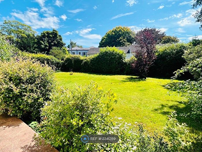 2 Bedroom Flat To Rent In Fore St, Exeter, EX1