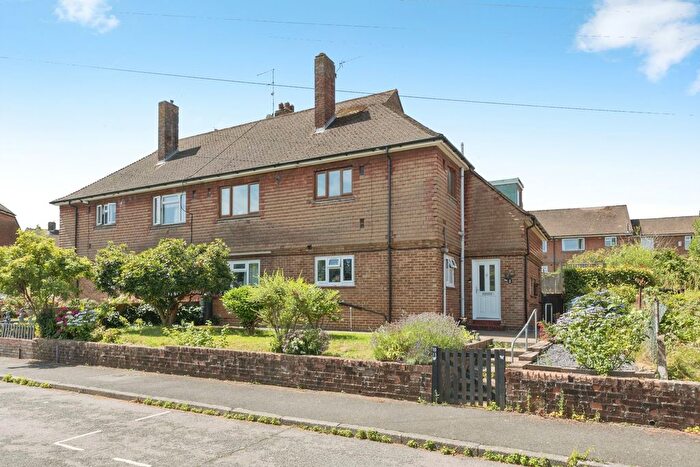 2 Bedroom Flat For Sale In Charltons Way, Tunbridge Wells, Kent, TN4