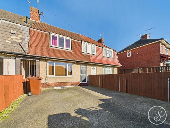2 Bedroom Terraced House To Rent In Winrose Avenue, Leeds, LS10