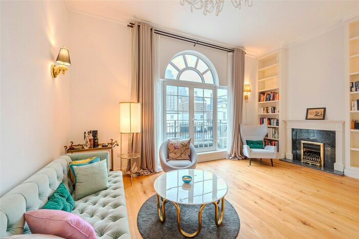 3 Bedroom Town House To Rent In Balvaird Place, London, SW1V