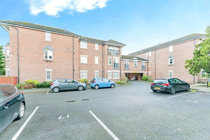 2 Bedroom Flat For Sale In Plymyard Avenue, Bromborough, Wirral, Merseyside, CH62
