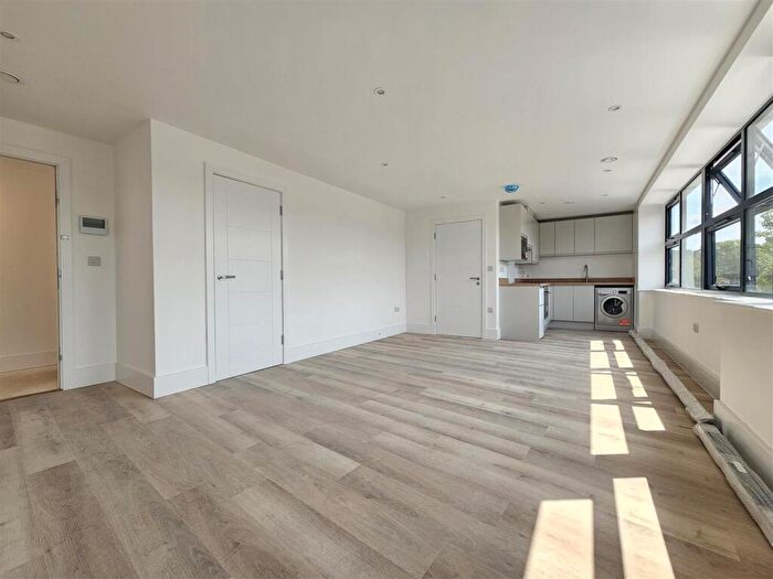 1 Bedroom Flat To Rent In Flat, Mercia House, Market Square, Sandy, SG19