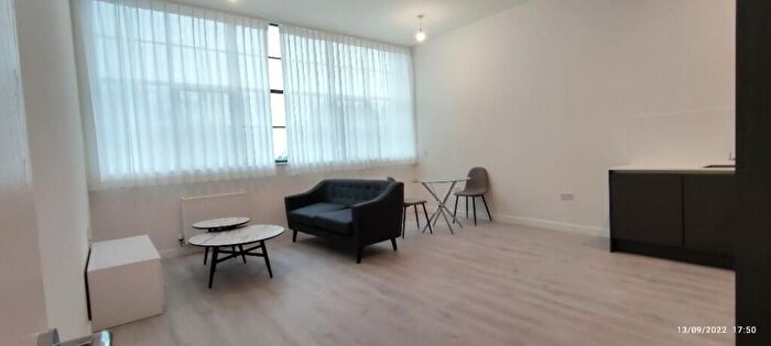 1 Bedroom Flat To Rent In Carnation Gardens, Hayes, UB3