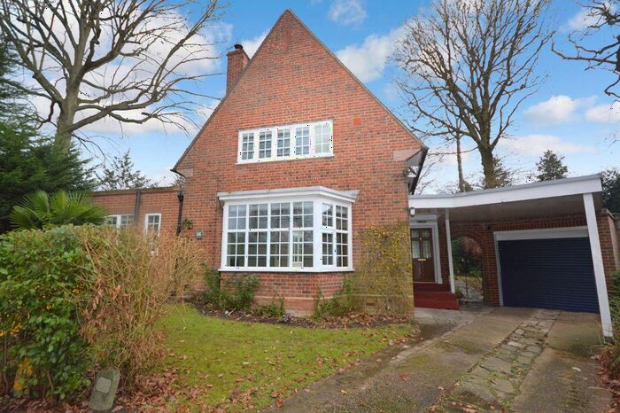 3 Bedroom Detached House To Rent In Mandeville Rise, Welwyn Garden City, AL8
