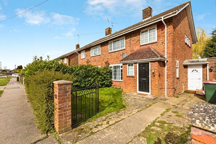 4 Bedroom Semi Detached House For Sale In Hare Lane, Crawley, RH11