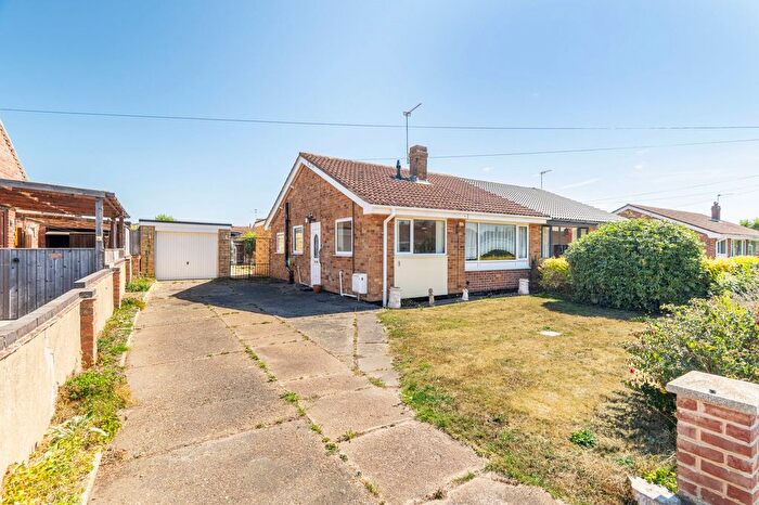 3 Bedroom Semi-Detached Bungalow For Sale In Orchard Lane, Blundeston, NR32