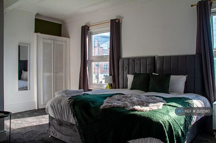 5 Bedroom Semi-Detached House To Rent In Wilton Road, Birkenhead, CH42