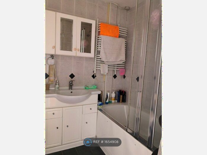 2 Bedroom Flat To Rent In Telston Lane, Otford, Sevenoaks, TN14