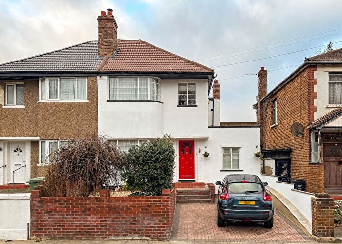 3 Bedroom Semi Detached House For Sale In Beacon Road, Hither Green, London, SE13