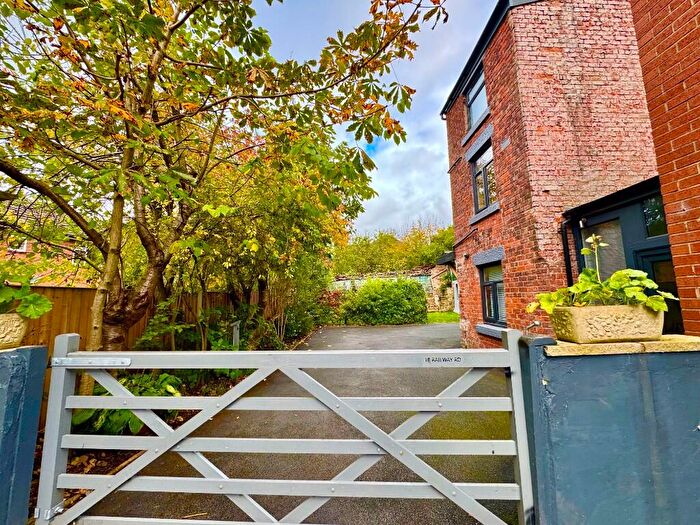 3 Bedroom End Of Terrace House For Sale In Railway Road, Adlington, Chorley, PR7