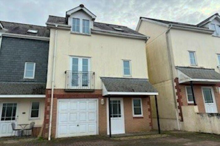 3 Bedroom Property To Rent In Grampound Road, Truro, TR2
