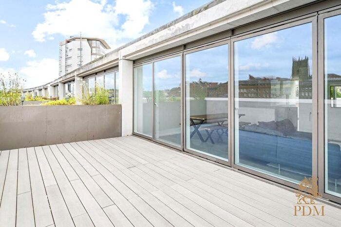 3 Bedroom Flat To Rent In Canal Street, Nottingham, NG1