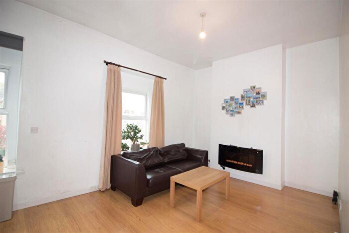 1 Bedroom Flat To Rent In Walker Road, Cardiff, CF24