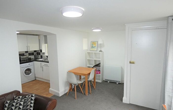 1 Bedroom Flat To Rent In Central Parade, Herne Bay, Kent, CT6