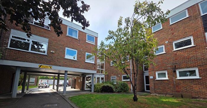 2 Bedroom Flat For Sale In Flat Ardleigh Court, Hutton Road, Shenfield, Brentwood, Essex, CM15