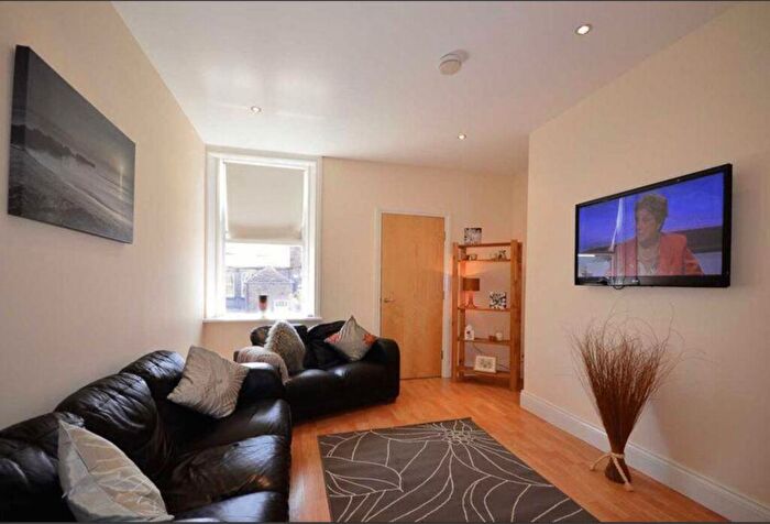 5 Bedroom Maisonette To Rent In Grosvenor Gardens, Jesmond Vale, Newcastle Upon Tyne, NE2