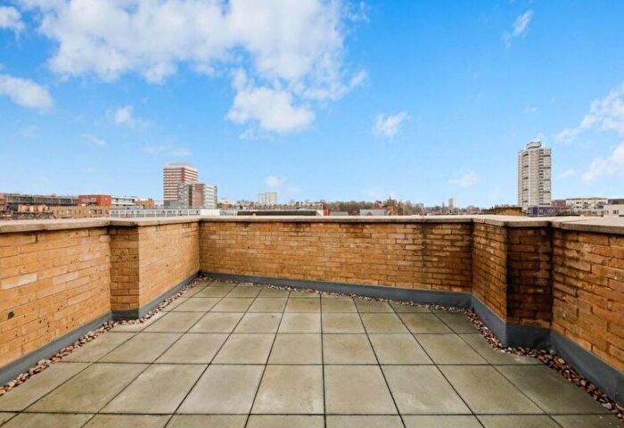 Studio To Rent In Driss Apartments A, Burdett Road, London, Greater London, E3