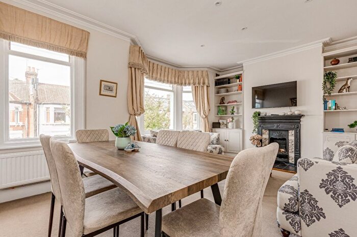 3 Bedroom Flat To Rent In Inglethorpe Street, Alphabet Streets, SW6