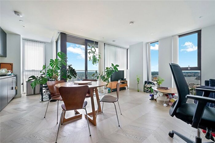 2 Bedroom Flat For Sale In The Waterman, Tidemill Sq, SE10