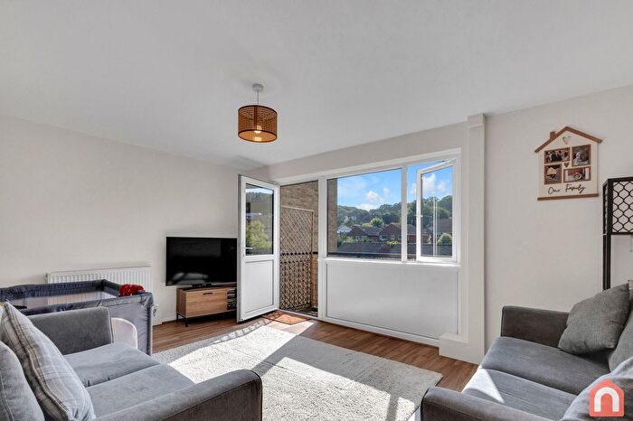 2 Bedroom Flat For Sale In Enbrook Road, Sandgate, CT20