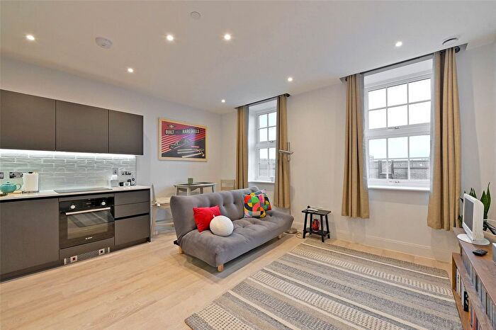 1 Bedroom Flat To Rent In The Factory, Memorial Avenue, Slough, Berkshire, SL1