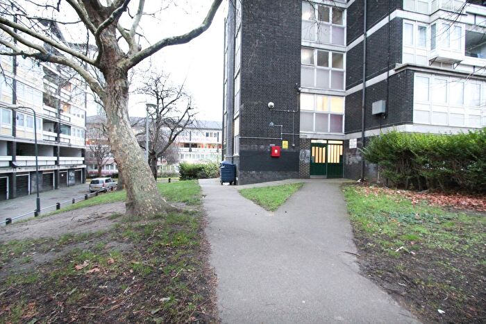 2 Bedroom Flat For Sale In Nightingale Vale, Woolwich, SE18